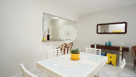 Two rooms with swimming pool, sports court, 30m from the sea! A08