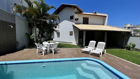 Casa con piscina a 50 metros de la playa de Mariscal