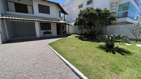 House with pool 50 meters from the beach of Mariscal