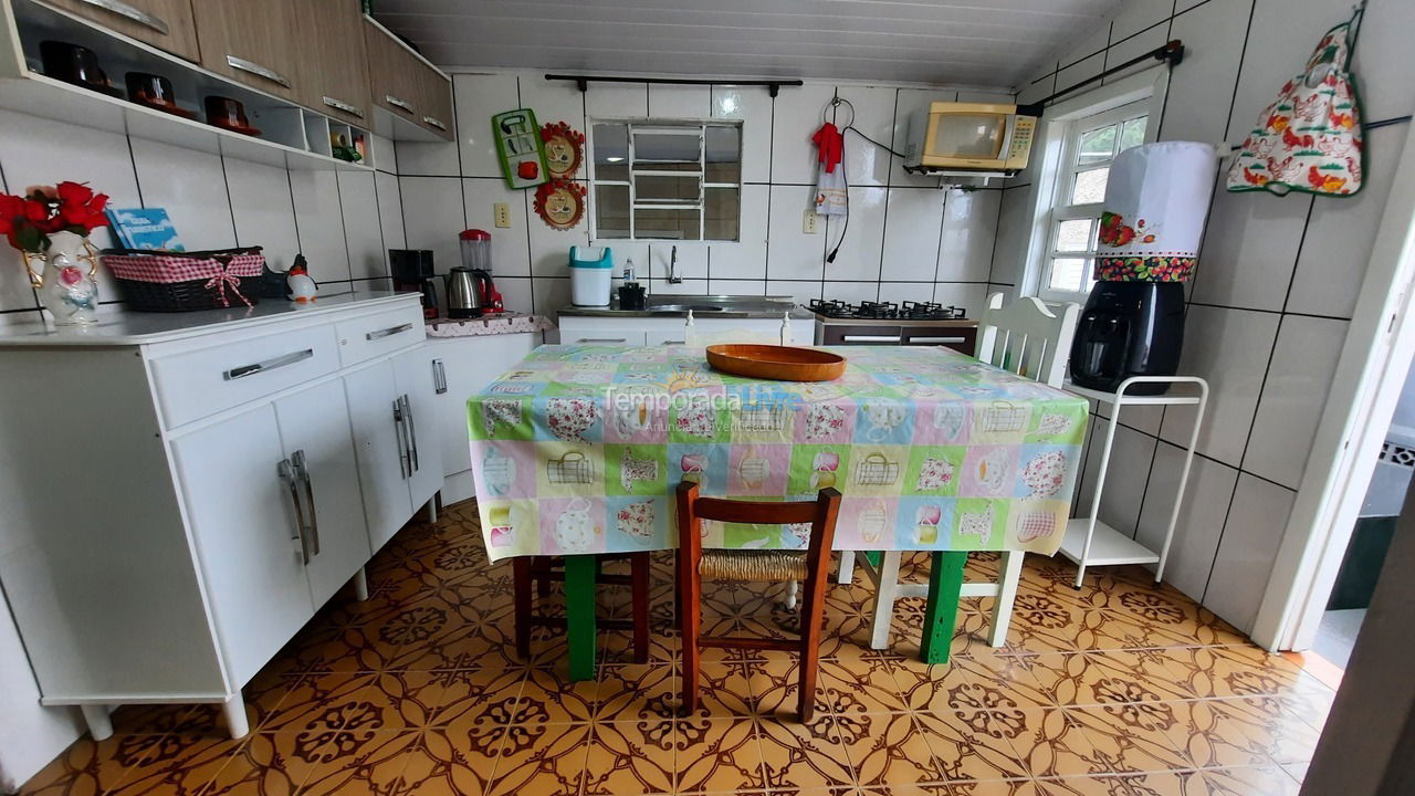 Casa para alquiler de vacaciones em Governador Celso Ramos (Canto dos Ganchos)