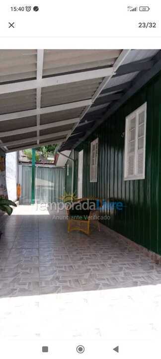 Casa para alquiler de vacaciones em Governador Celso Ramos (Canto dos Ganchos)