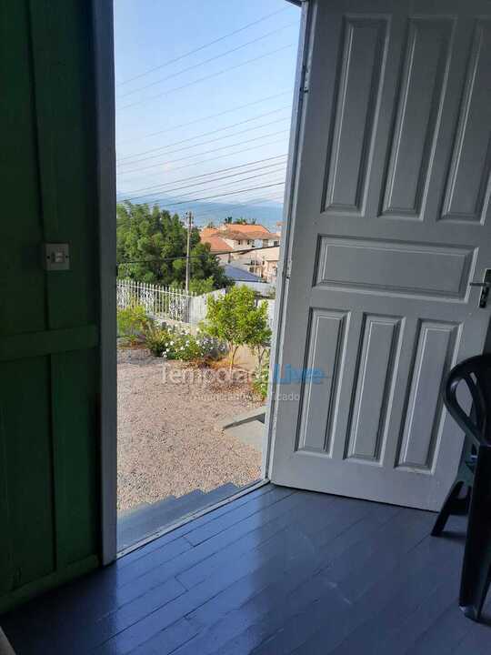 Casa para alquiler de vacaciones em Governador Celso Ramos (Canto dos Ganchos)