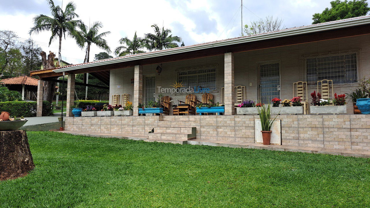 Casa para alquiler de vacaciones em Atibaia (Jardim Estãncia Brasil)