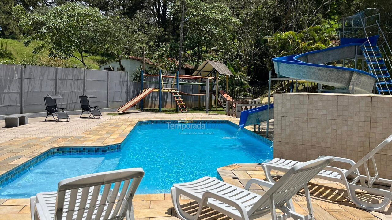 Granja para alquiler de vacaciones em Juquitiba (Centro de Juquitiba)