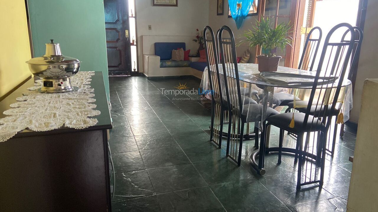 House for vacation rental in Guarujá (Jardim Virginia Praia da Enseada)