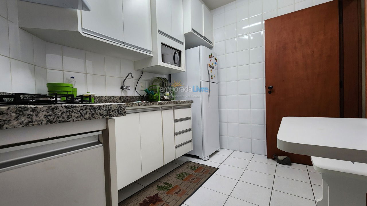 Apartamento para aluguel de temporada em Guarujá (Pitangueiras)