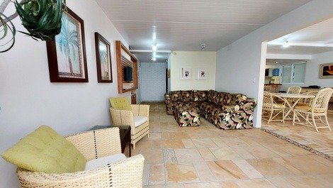 Beira Mar house for vacation rental in Bombinhas-SC