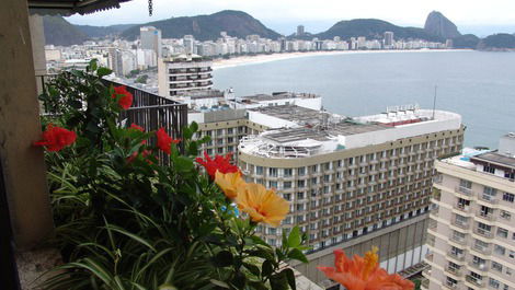 3 quartos quadra praia Copacabana. Diária, mensal