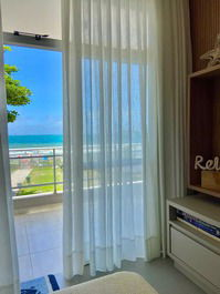 Front sea, with 2 beds, pool and wi-fi! In the center of English