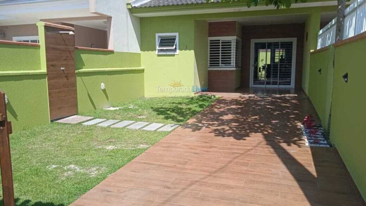 Casa para aluguel de temporada em Itapoá (Itapema Norte)