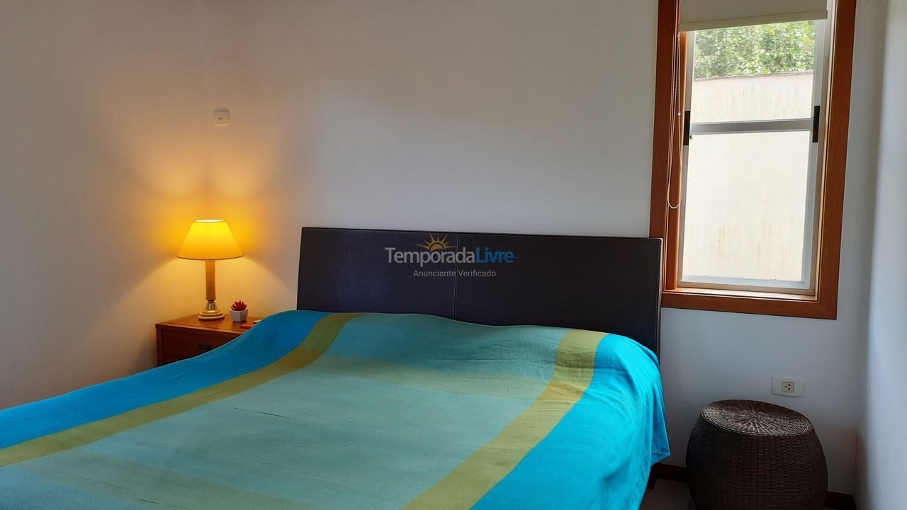 Casa para aluguel de temporada em São Sebastião (Praia da Baleia)