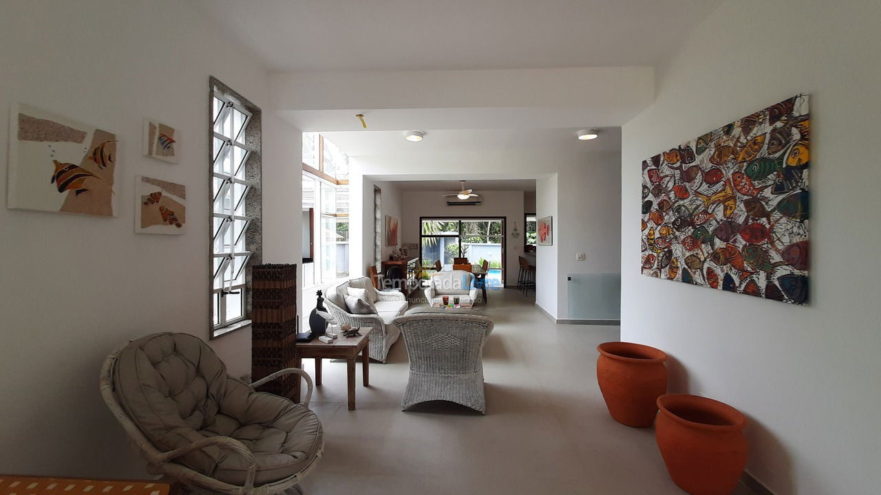 Casa para aluguel de temporada em São Sebastião (Praia da Baleia)