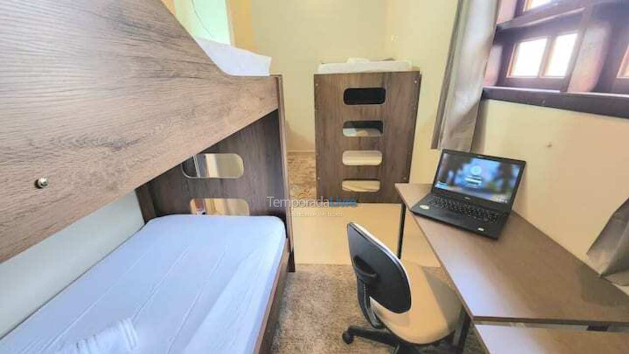 Casa para aluguel de temporada em Mairinque (Condomínio Porta do Sol)