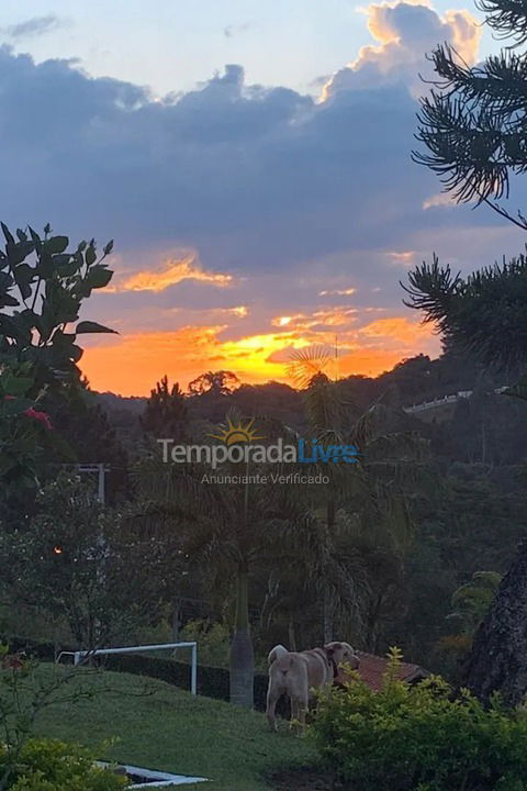 Casa para aluguel de temporada em Mairinque (Condomínio Porta do Sol)