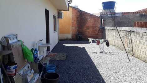 Great house containing 1 suite with Ac, 3 bedrooms, WI-FI, barbecue