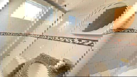 Apartamento 2 Dormitório em Bombas a 100 metros da Praia