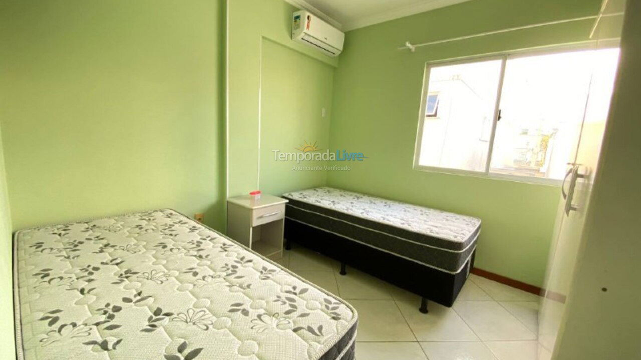Casa para aluguel de temporada em Bombinhas (Praia de Bombas)