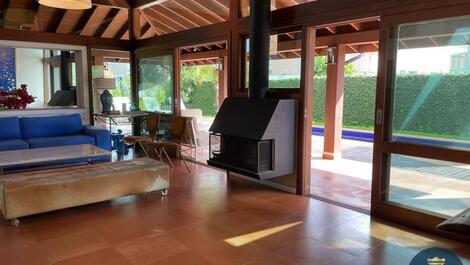 House in great location in Jurerê Internacional