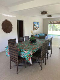 Excellent house with pool and barbecue, bordering 70 m from the beach.
