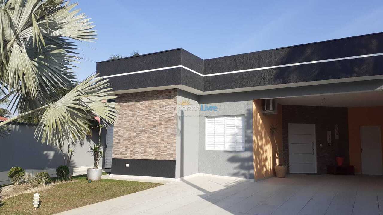 Casa para aluguel de temporada em Bertioga (Boraceia)