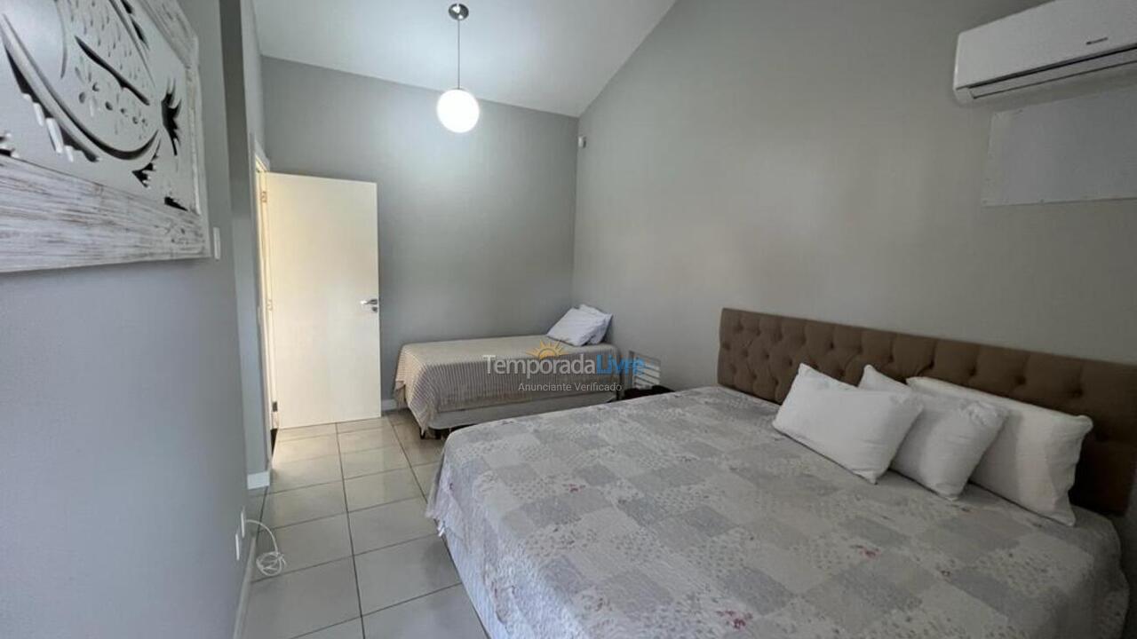 House for vacation rental in Bombinhas (Praia de Bombas)