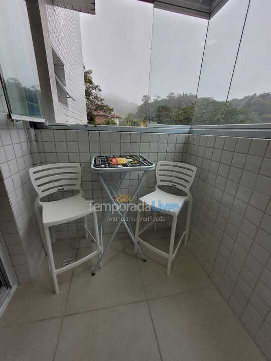 Apartamento para aluguel de temporada em Ubatuba (Praia das Toninhas)