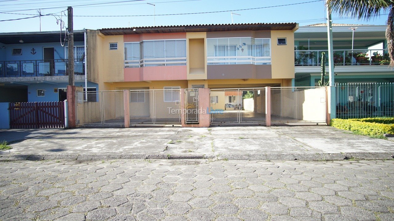 Apartamento para aluguel de temporada em Matinhos (Centro)