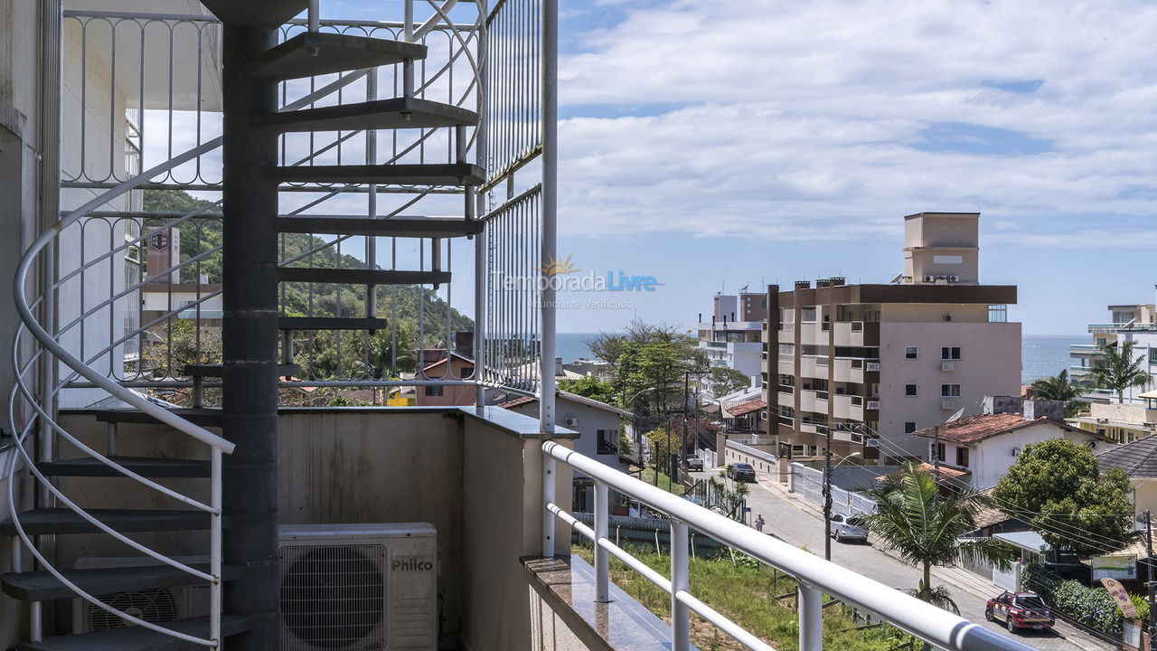 Apartment for vacation rental in Bombinhas (Praia de Bombas)