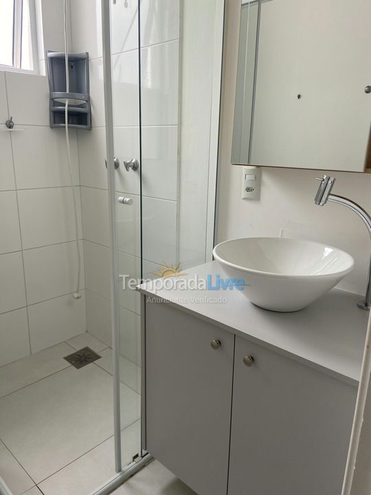 Apartamento para aluguel de temporada em Governador Celso Ramos (Praia de Palmas)
