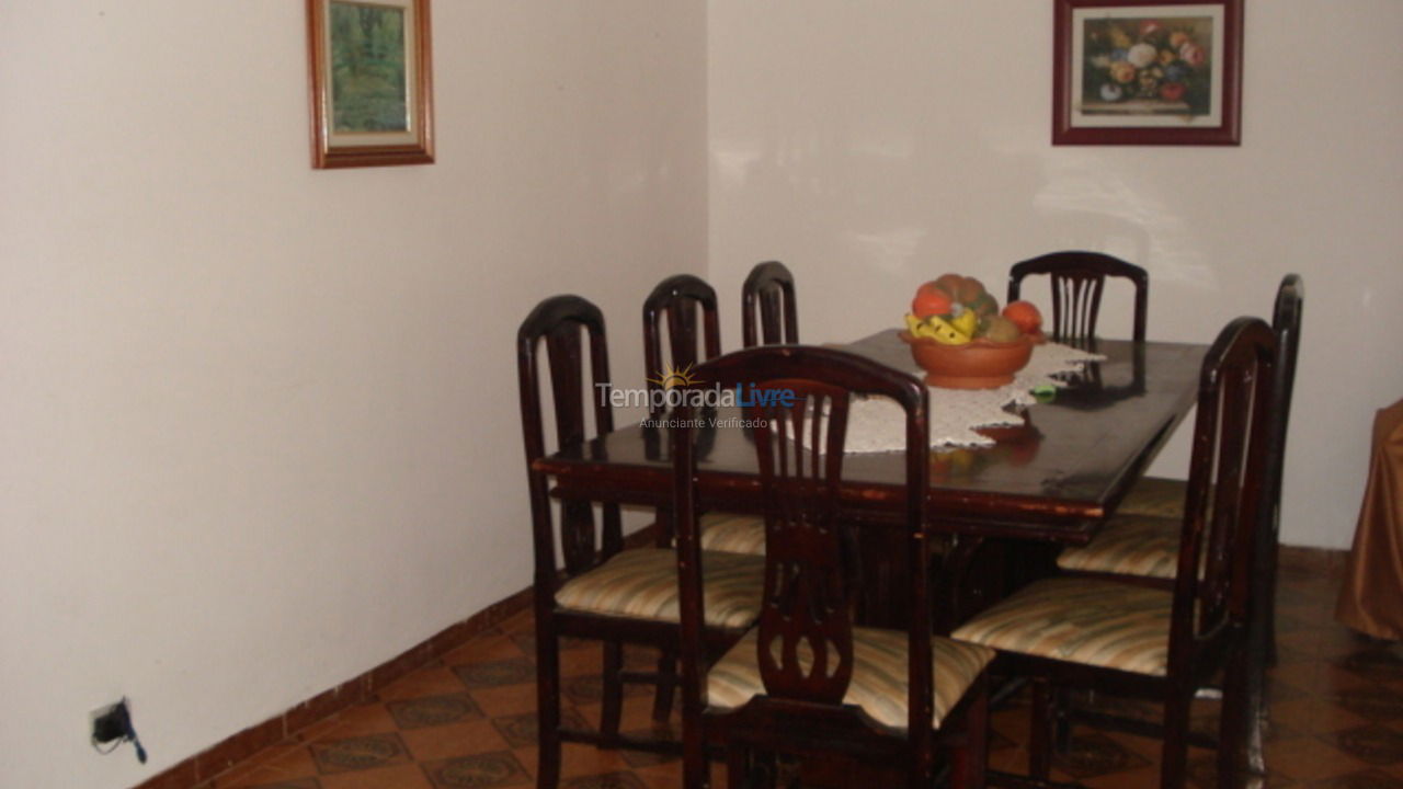 Casa para alquiler de vacaciones em Ubatuba (Praia do Lázaro)