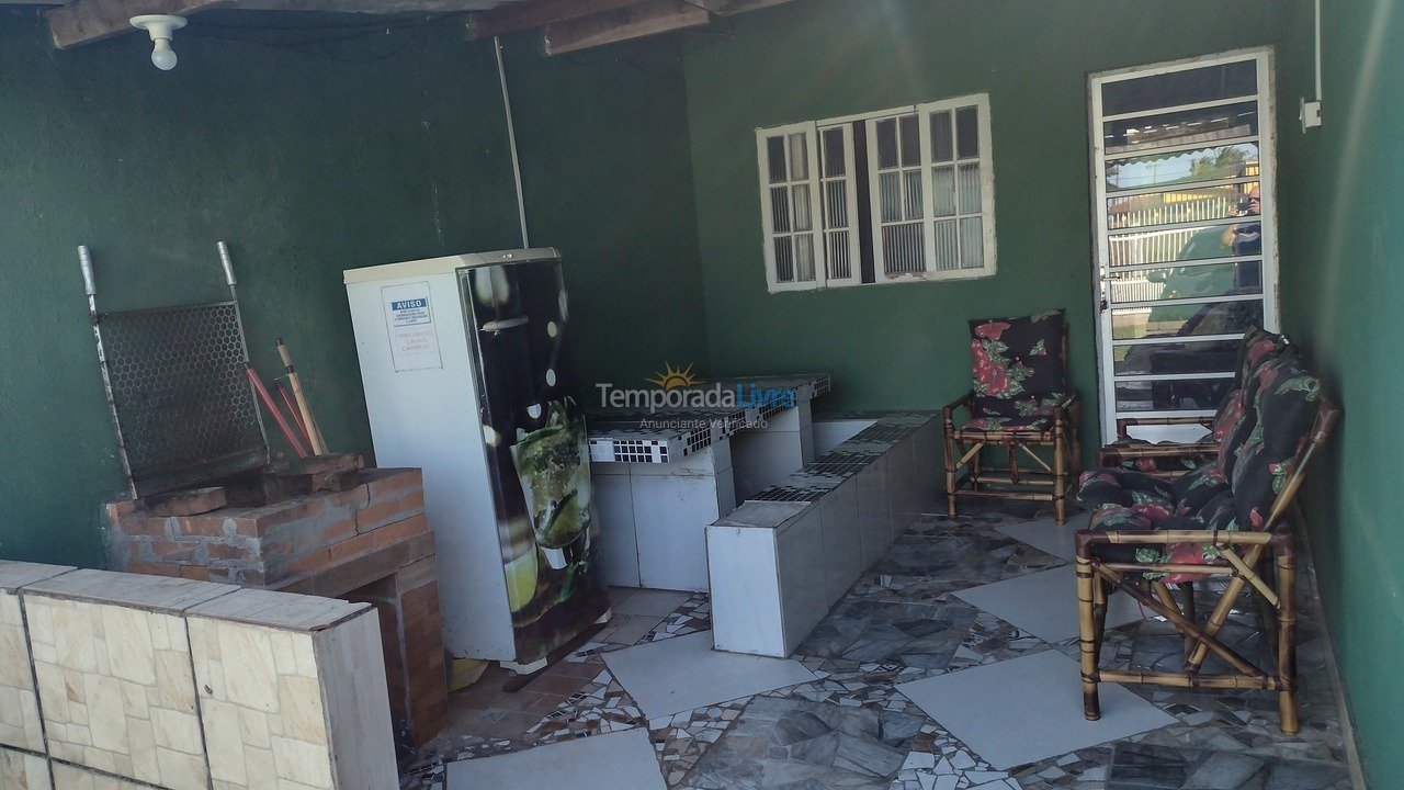 Casa para aluguel de temporada em Ilha Comprida (Balneario Claudia Mara)