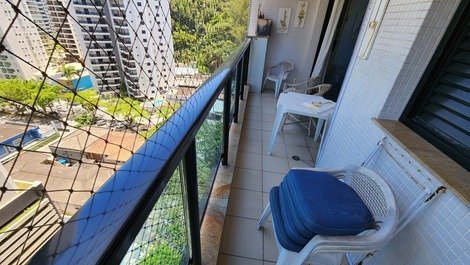 BEAUTIFUL FLAT 2 BEDROOMS, LARGE BALCONY, LEISURE COM., AIR COND., 2 VGS, 6 PES
