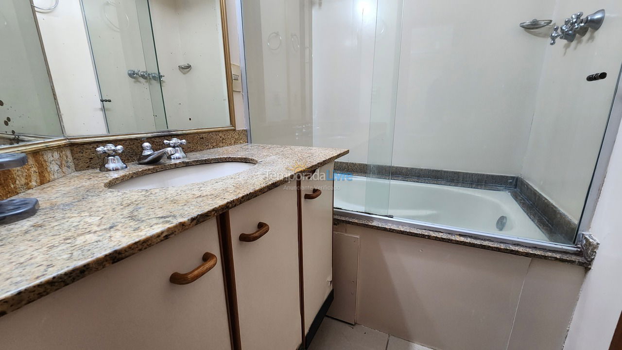 Apartamento para aluguel de temporada em Guarujá (Pitangueiras)