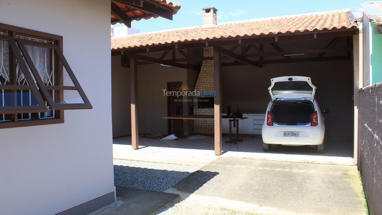 Casa para aluguel de temporada em Porto Belo (Perequê)