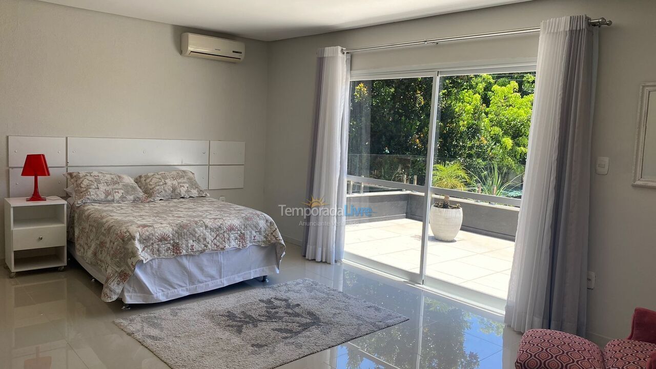 Casa para aluguel de temporada em Florianopolis (Jurerê Internacional)