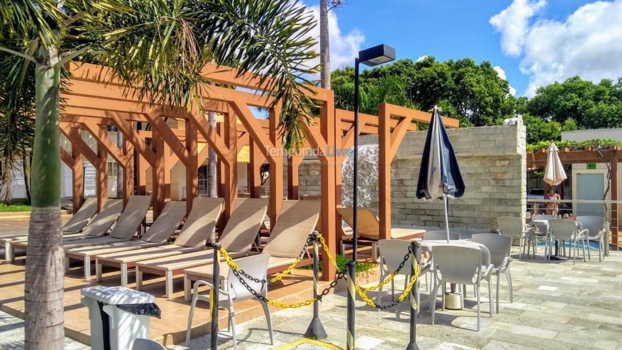Apartamento para aluguel de temporada em Caldas Novas (Ingresso Acqua Park Incluso Meses de Agosto E Setembro)