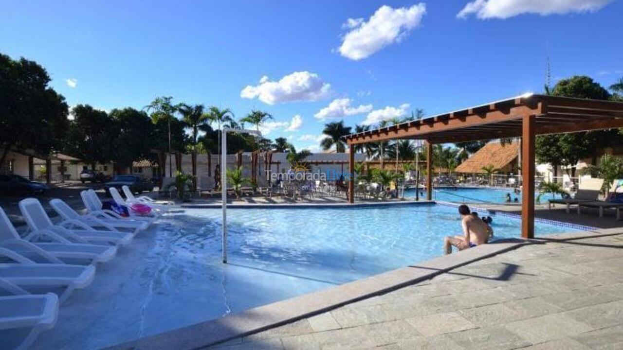 Apartamento para aluguel de temporada em Caldas Novas (Ingresso Acqua Park Incluso Meses de Agosto E Setembro)