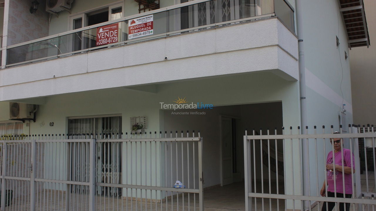 Apartamento para aluguel de temporada em Itapema (Meia Praia)