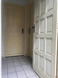 Apartamento 2°andar á 2 minutinhos do mar.