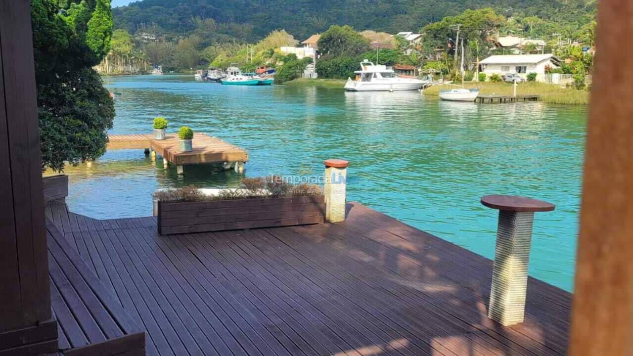 House for vacation rental in Florianópolis (Barra da Lagoa)