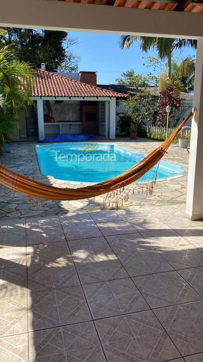 Casa para aluguel de temporada em Pontal do Paraná (Balneário de Grajaú)