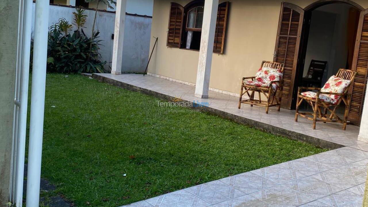 Casa para aluguel de temporada em Pontal do Paraná (Balneário de Grajaú)