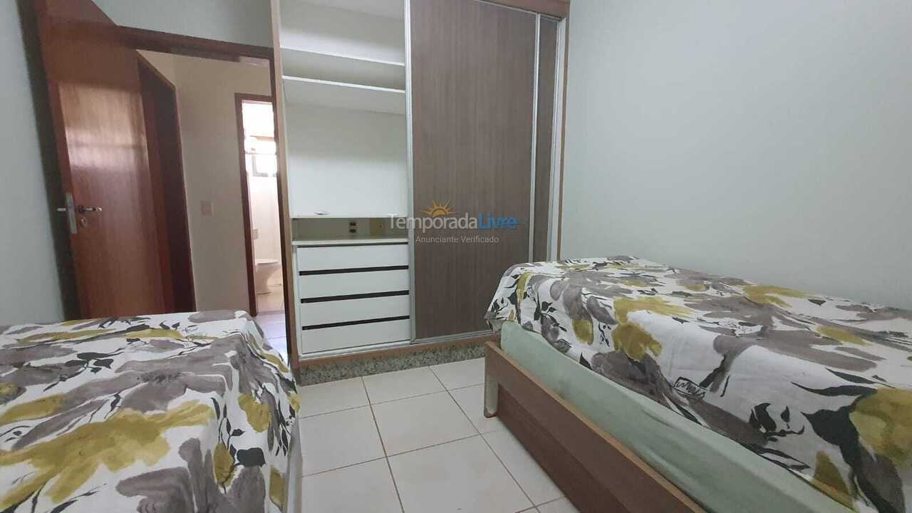 Casa para aluguel de temporada em Caldas Novas (Caminho do Lago)