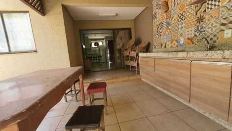Casa bangalô com 02 quartos Aldeia do Lago em Caldas Novas GO