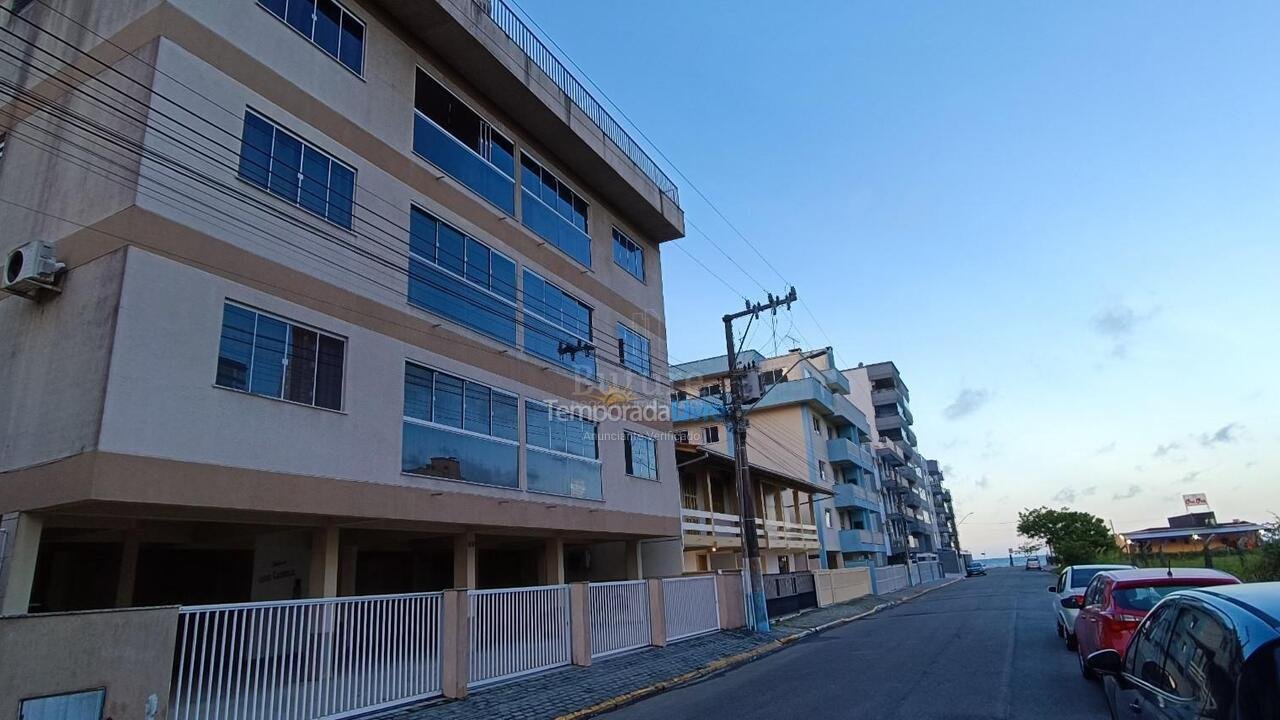 Apartamento para aluguel de temporada em Itapema (Meia Praia)