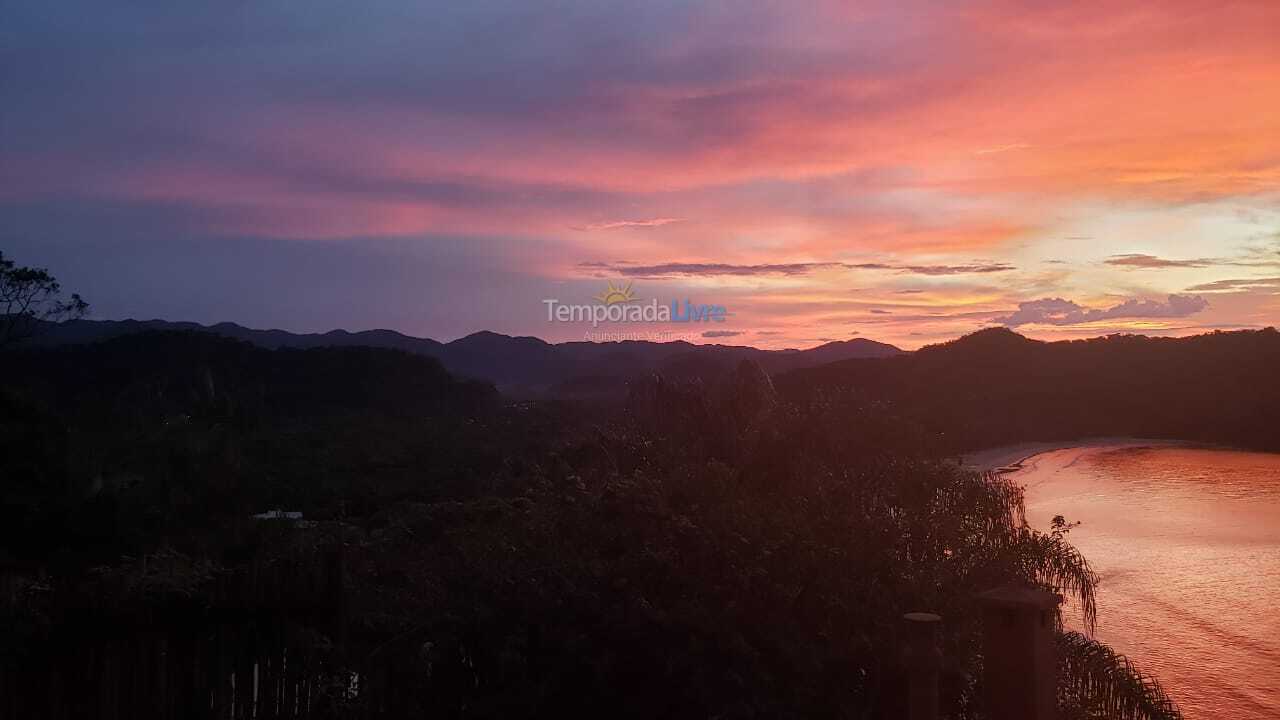 Casa para alquiler de vacaciones em São Sebastião (Barra do Sahy)