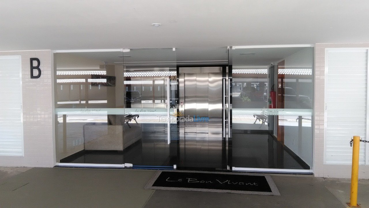 Apartamento para aluguel de temporada em Arraial do Cabo (Praia Grande)