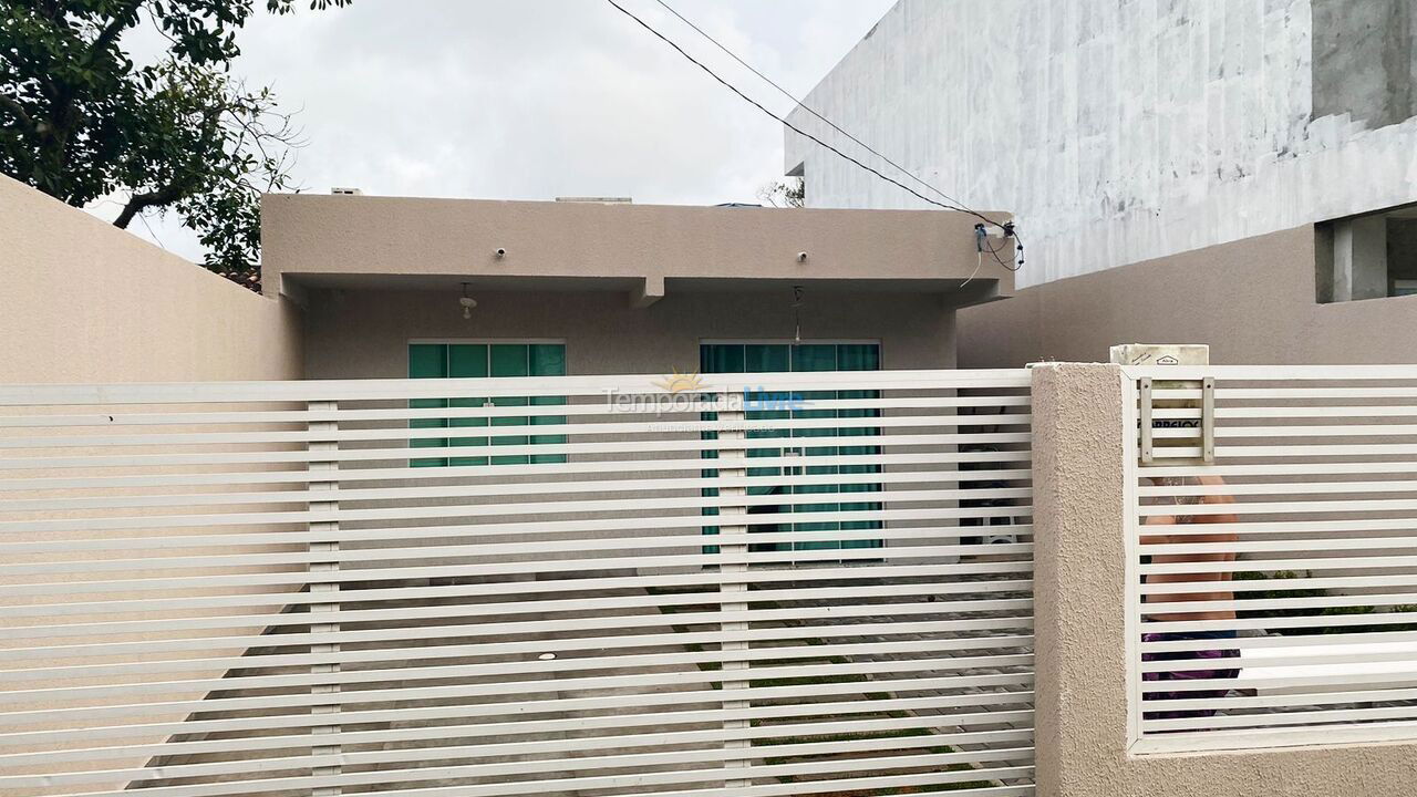 Casa para aluguel de temporada em Bombinhas (Canto Grande)