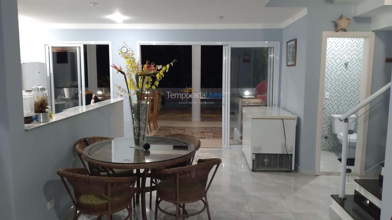 Casa para alquiler de vacaciones em Bertioga (Praia de Guaratuba)