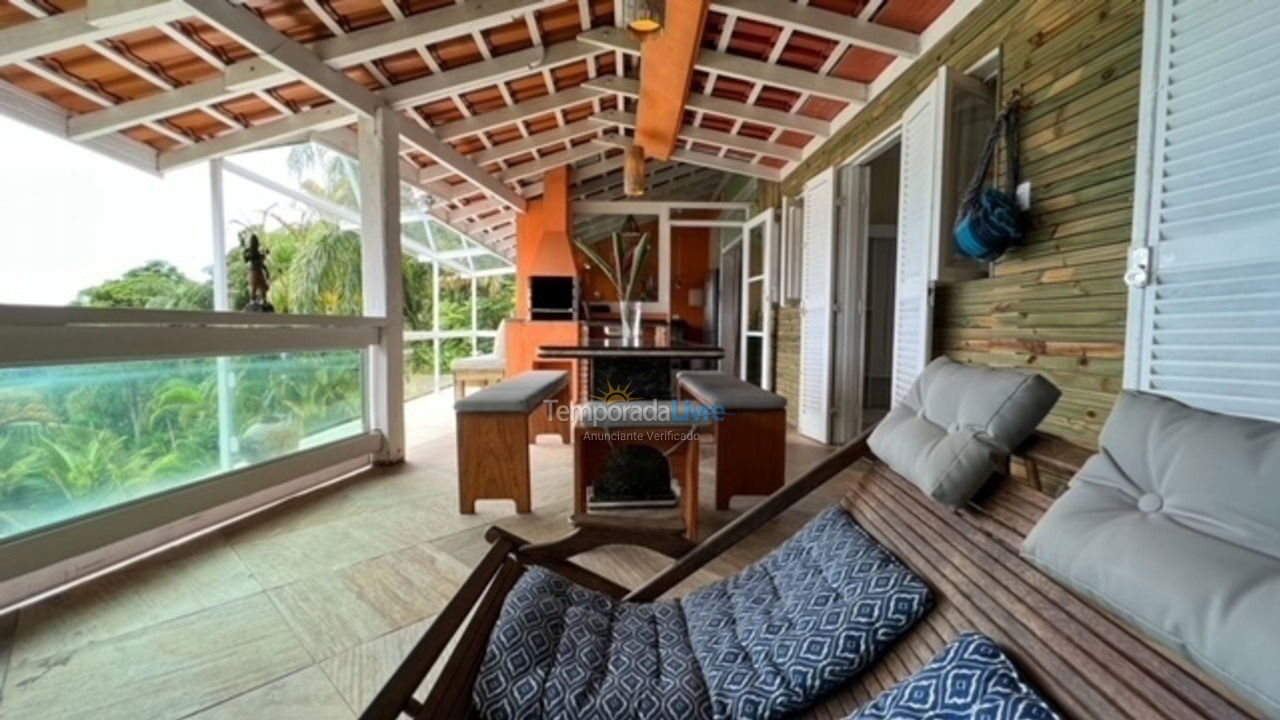 House for vacation rental in São Sebastião (Barra do Sahy)